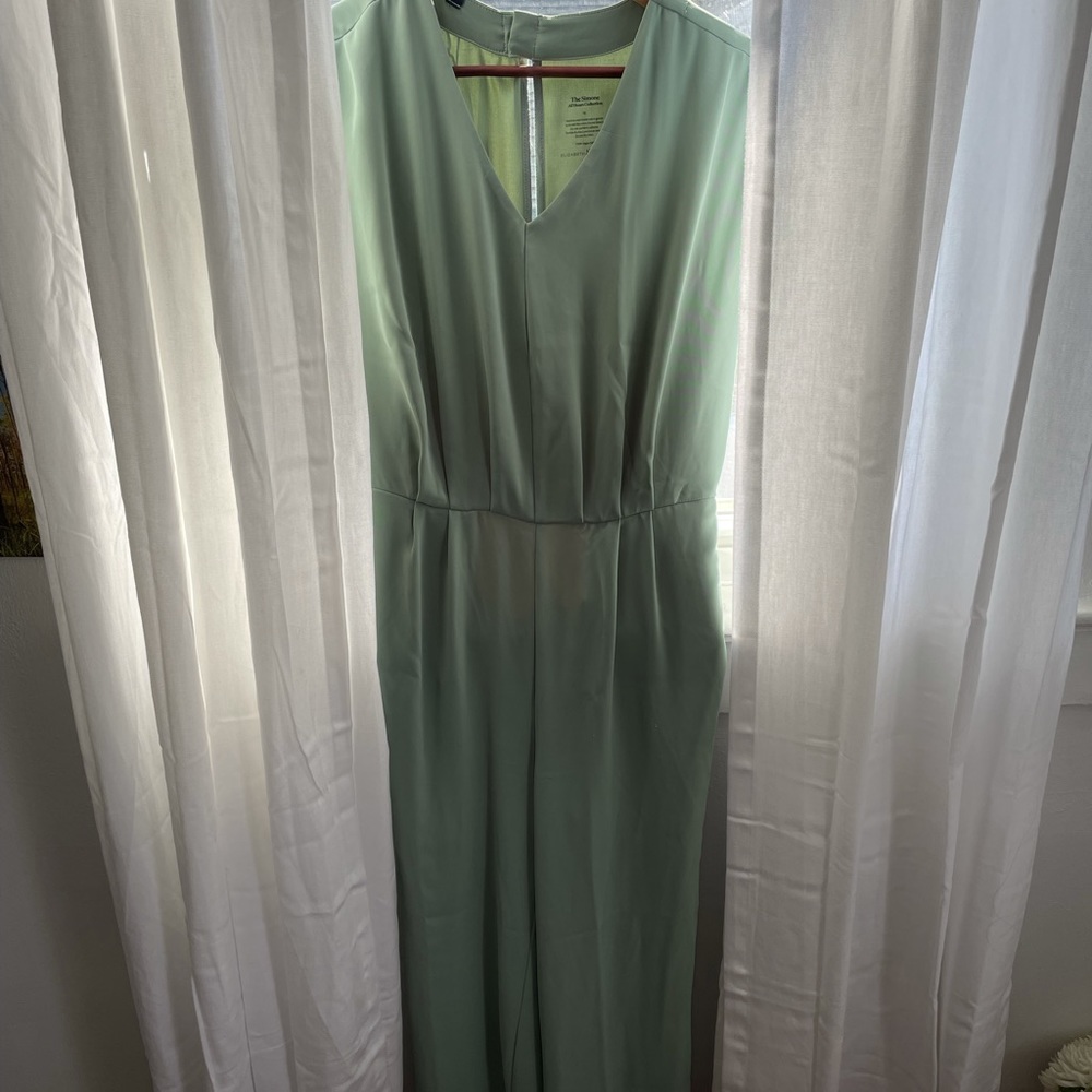 Elizabeth & Clarke- Simone Jumpsuit 🌷🐛100% Vegan Silk🌷 Brand New never worn.